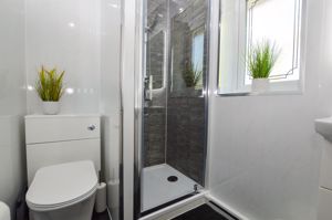 Ensuite- click for photo gallery